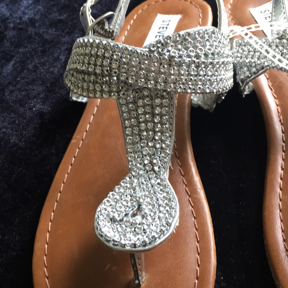 NEW 🌸 Steve Madden 🌸 silver sandals - Picture 2 of 6